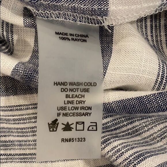 Vince Camuto Striped Flutter Sleeve Blouse L - Picture 3 of 8